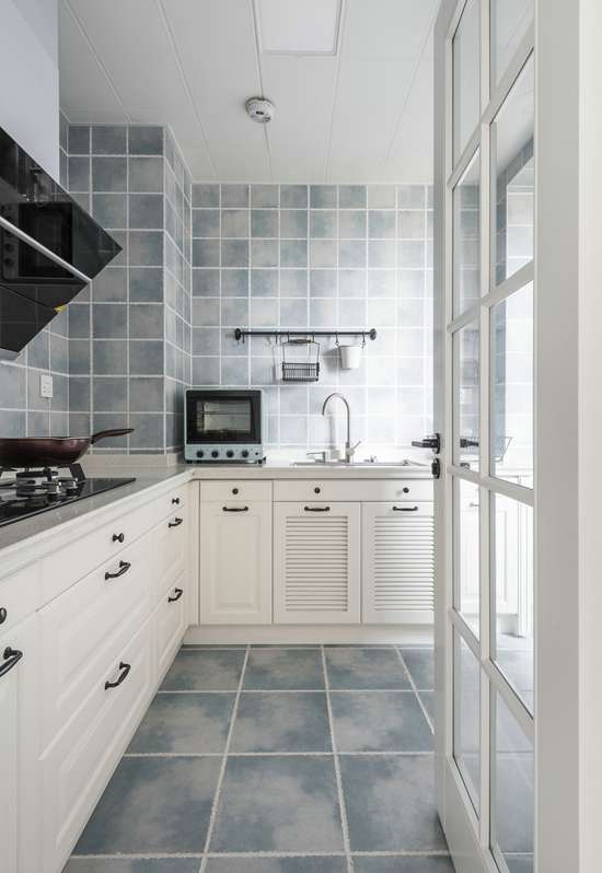 超大衣帽間！獨(dú)居女博士的70㎡美式小屋，用暖黃布置空間，美的夢(mèng)幻~