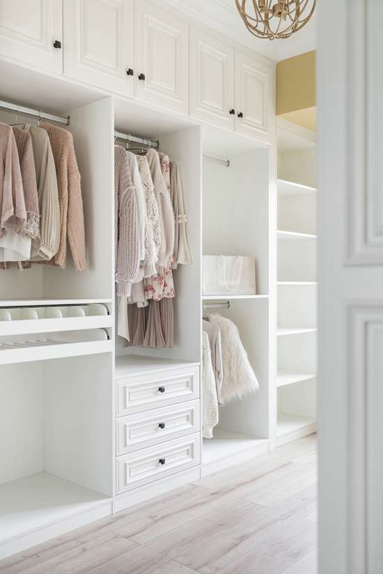 超大衣帽間！獨(dú)居女博士的70㎡美式小屋，用暖黃布置空間，美的夢(mèng)幻~